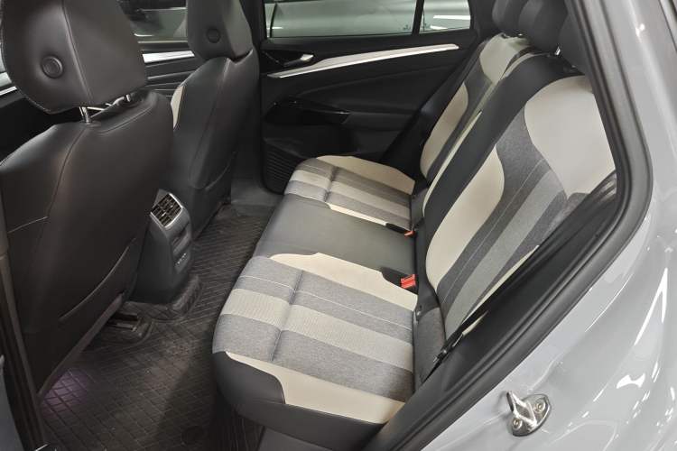 Used Volkswagen ID.4 CROZZ 2021 Long-Range PURE+ Two-Wheel Drive Version