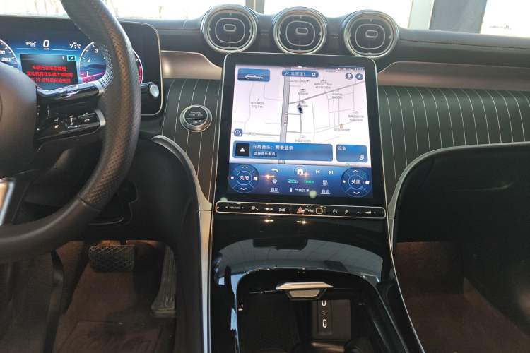 Used Mercedes-Benz GLC 2023 GLC 260 L 4MATIC Luxury Model 5 Seats
