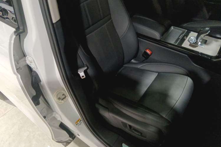 Used Land Rover Range Evoque 2021 Range Rover Velar 249 PS R-Dynamic S Performance Edition
