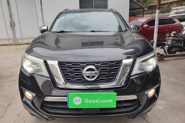 Used Nissan Terra 2018 2.5L Automatic 4x4 Luxury Edition Front