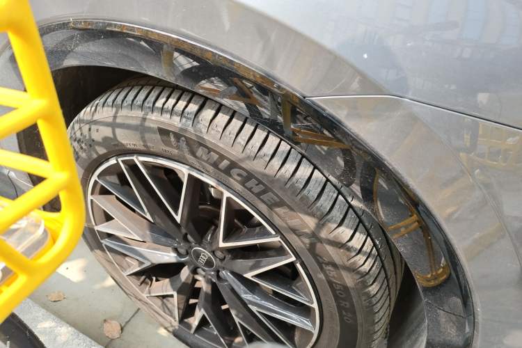 Used Audi Q5 e-tron 2022 40 e-tron Starlight Edition Mech Kit
