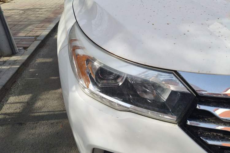 Used GAC Trumpchi GS4 2017 235T Manual Two-Wheel Drive Luxury Edition Right Front Headlight