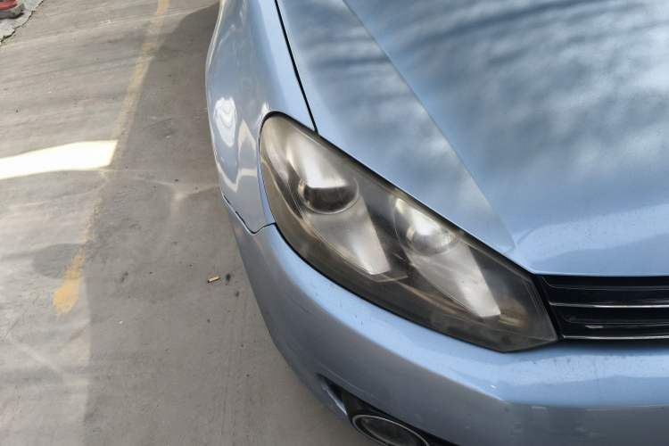 Used Volkswagen Golf 2011 1.6L Automatic Fashion Edition Right Front Headlight