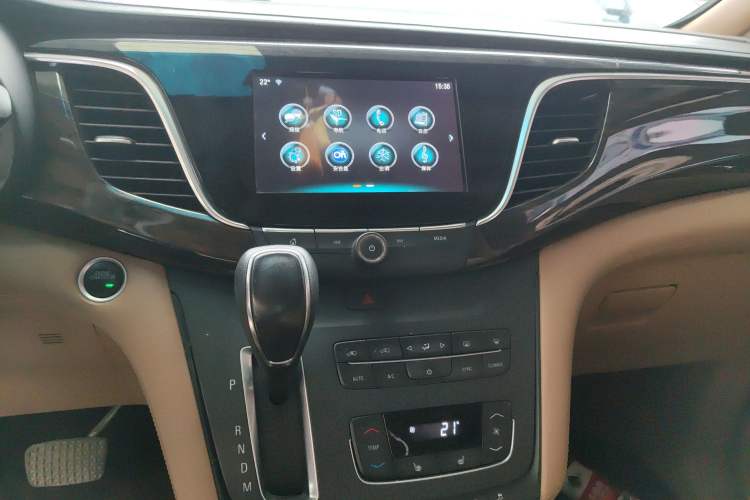 Used Buick GL8 2017 ES 28T Premium Version China V Standard Audio And AC Panel