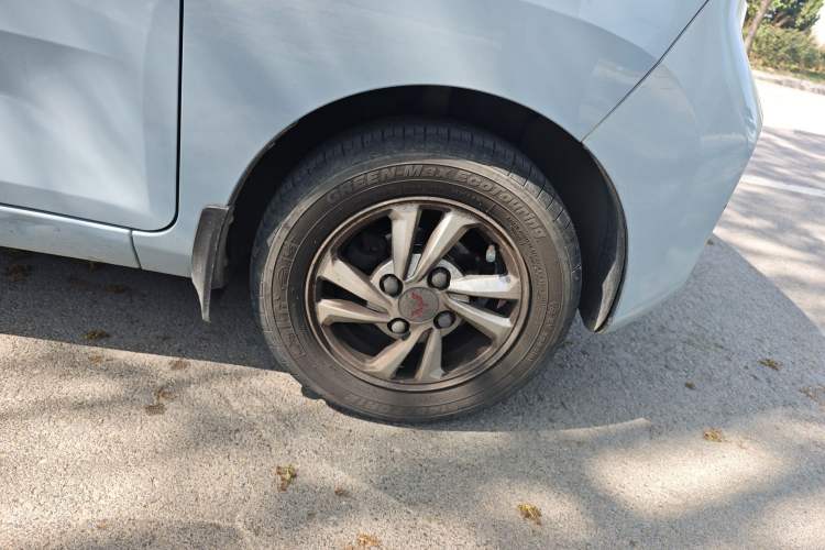 Used Wuling Hongguang MINIEV 2020 Freedom Version Lithium Iron Phosphate Right Front Wheel Hub