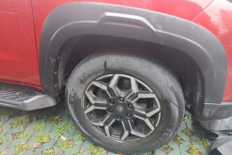 Used CHANGAN Lantop 2023 Business Edition 2.0T Automatic All-Wheel Drive Gasoline Elite Model with Extended Cabin