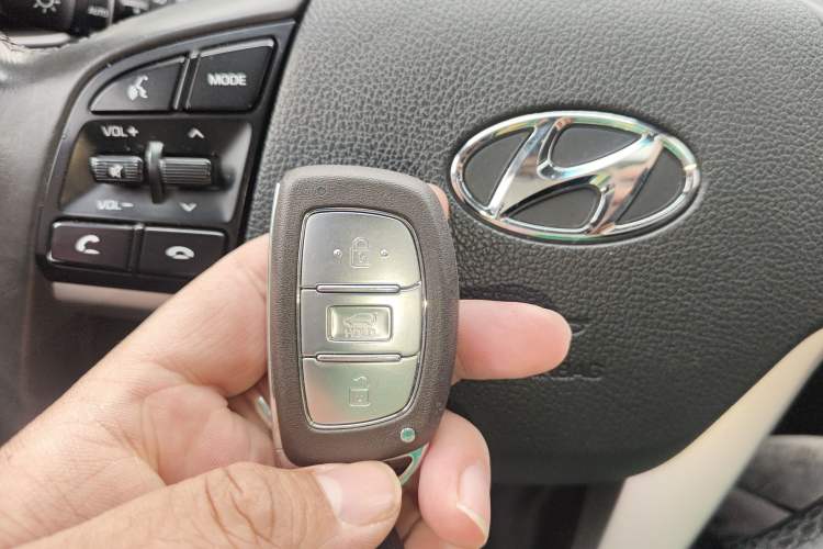 Used Hyundai Tucson 2019 280TGDi Dual-Clutch Two-Wheel Drive Smart Connect Version China VI
