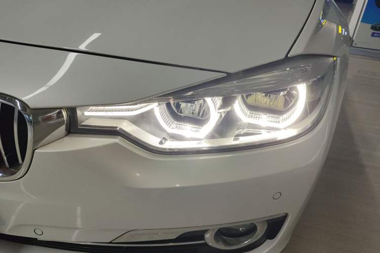 Used BMW 3 Series 2017 320Li Fashion Model

