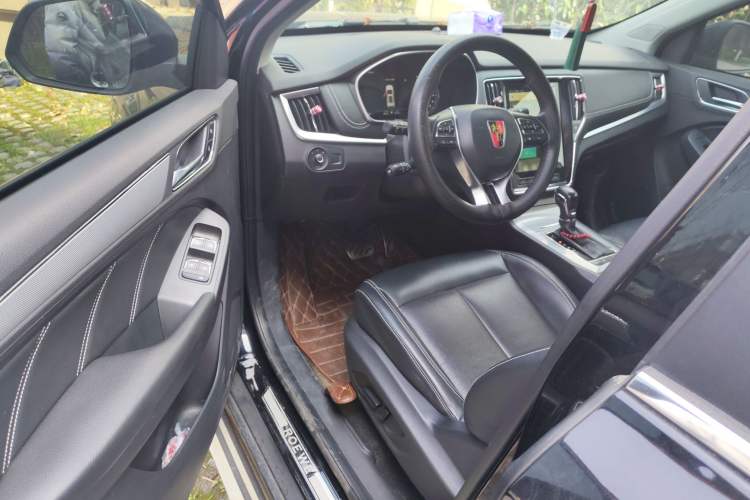 Used Roewe RX5 2017 20T Two-Wheel Drive Automatic Internet Elite Edition
