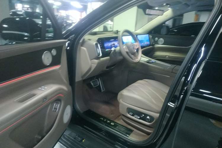 Used Hima AITO M9 2025 Extended-Range Max Version 52 kWh 6-Seater Edition