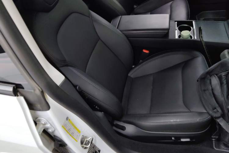 Used Tesla Model 3 2023 Rear-Wheel-Drive Version
