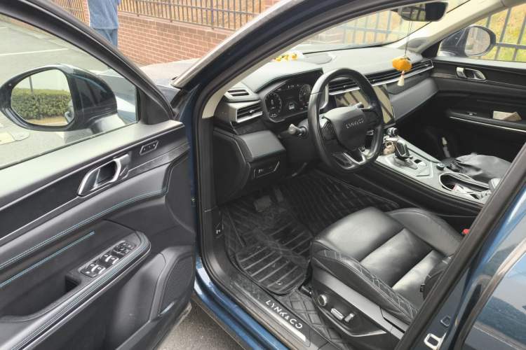 Used Lynk & Co 05 2020 2.0TD Two-Wheel Drive Shine Halo