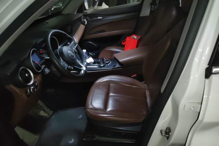 Used Alfa Romeo Stelvio 2017 2.0T 200HP Luxury Edition
