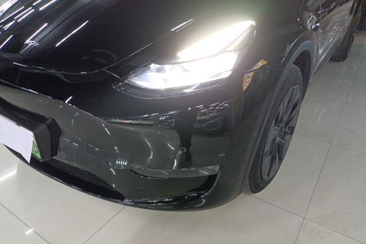 Used Tesla Model Y 2023 Long-Range All-Wheel-Drive Version