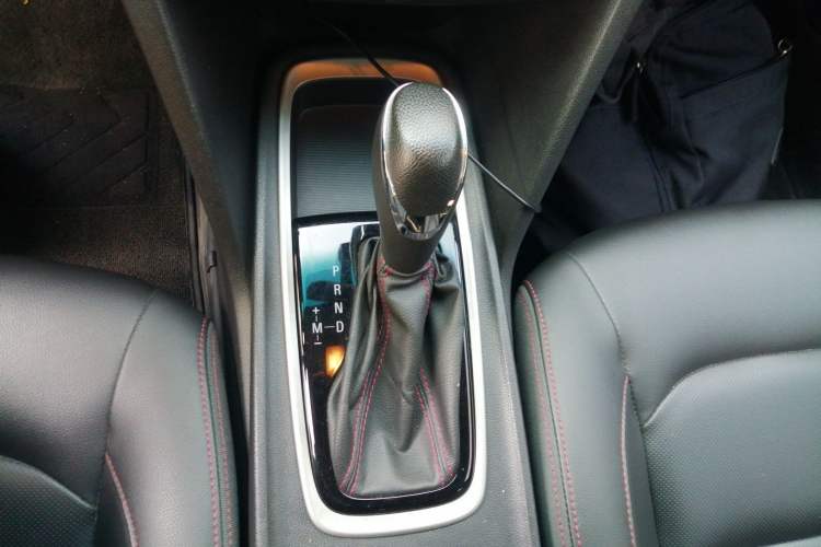 Used Chevrolet Monza 2019 Redline 320T Dual-Clutch Sporty Version China VI Standard Gear Lever