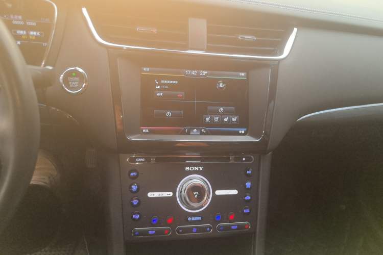 Used Ford Taurus 2015 EcoBoost 245 Luxury Model Audio And AC Panel