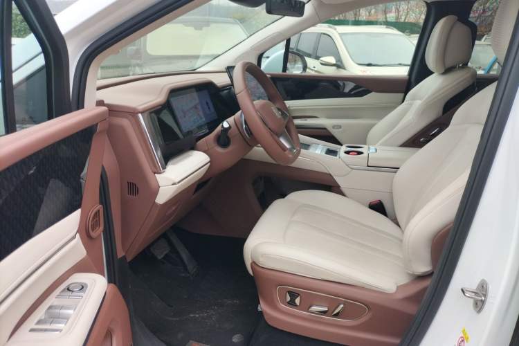 Used BYD Xia 2025 DM-i 1.5T 180km Excellence Model Left Front Seat