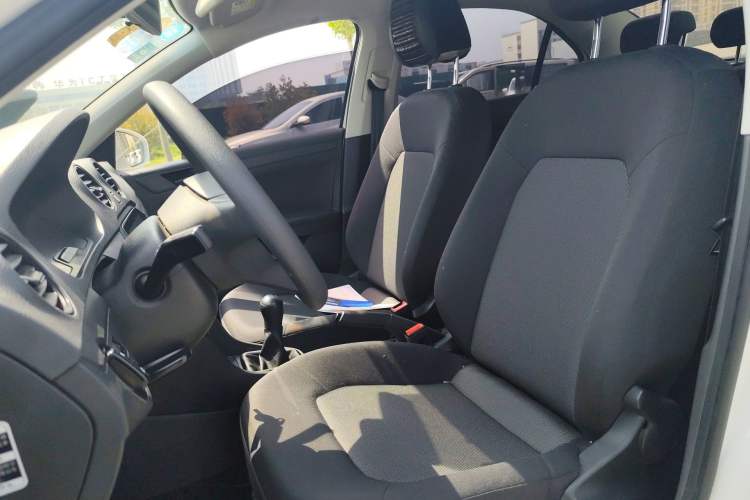 Used Volkswagen Jetta 2015 Value Edition 1.6L Manual Fashionable Style
