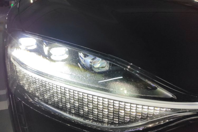 Used Hima AITO M9 2024 Range-Extended Ultra Version 42 kWh 6-Seater Model Right Front Headlight