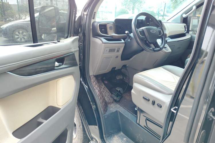 Used Ford Tourneo Custom 2023 2.0T Automatic Prestige Edition