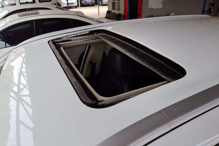 Used Geely Auto Emgrand X7 Sport 2021 Million Edition 1.8TD DCT Two-Wheel Drive Comfort Model Roof