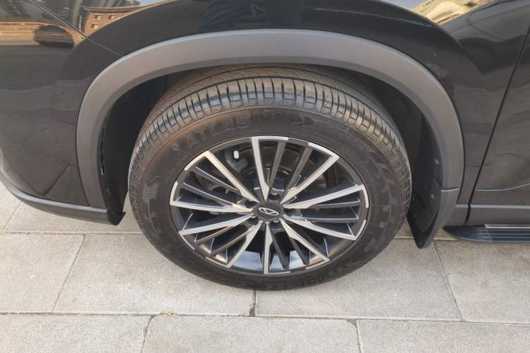 Used Chery Tiggo 8 PRO 2025 290T Two-Wheel Drive Prestige Edition Left Front Wheel Hub