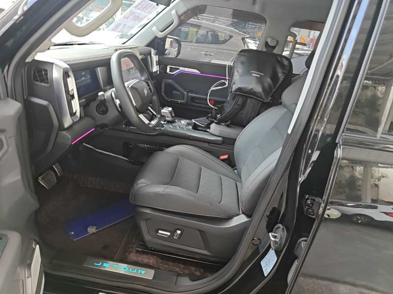 Used JETOUR Traveler 2023 2.0T Four-Wheel Drive Conqueror — 14