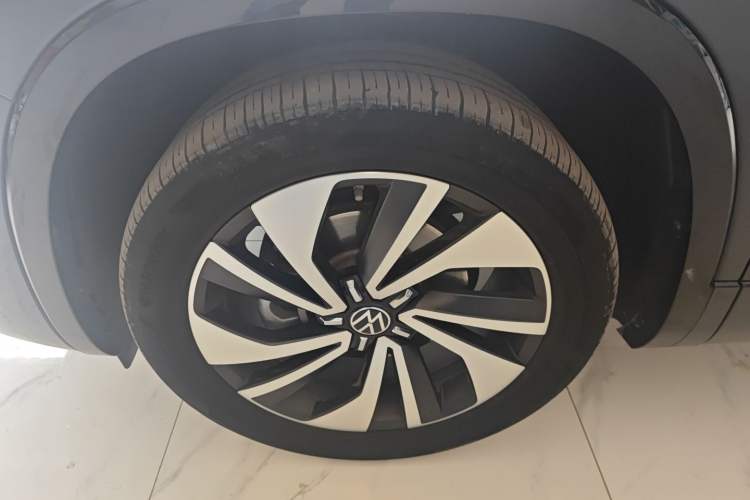 Used Volkswagen Tayron X 2023 330TSI Two-Wheel-Drive Prestige High-Energy Version Left Front Wheel Hub