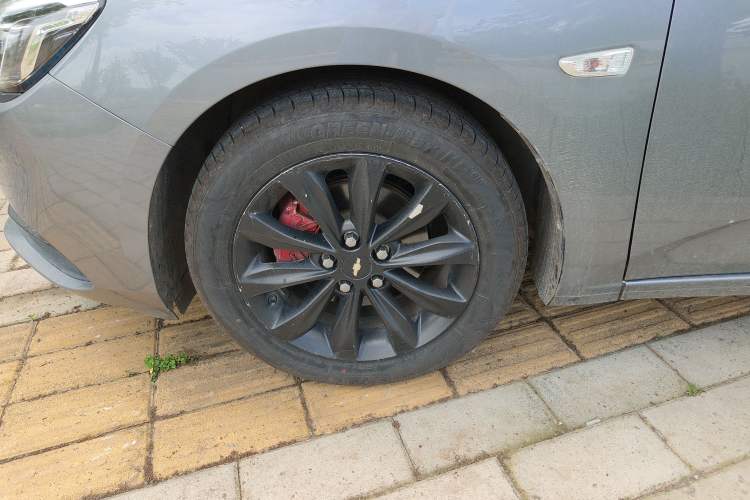 Used Chevrolet Monza 2020 320 Automatic Enjoyment Edition Left Front Wheel Hub