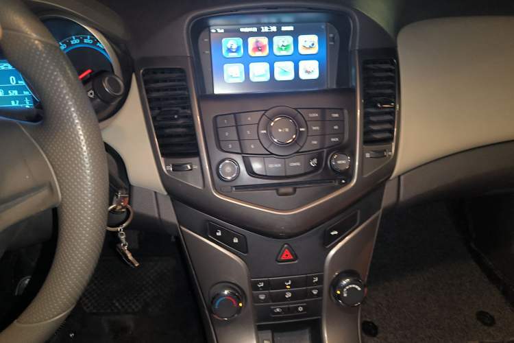 Used Chevrolet Cruze 2015 1.5L Classic SE MT
