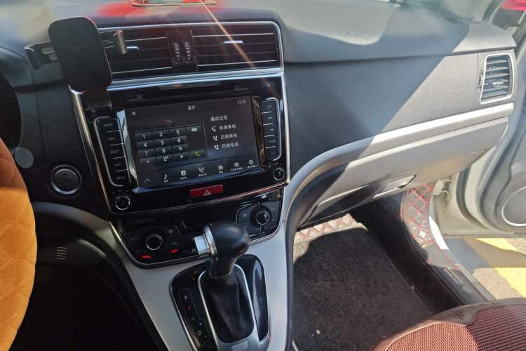 Used Haval H6 2015 Sport Edition 1.5T Automatic Two-Wheel Drive Luxury Model Audio And AC Panel