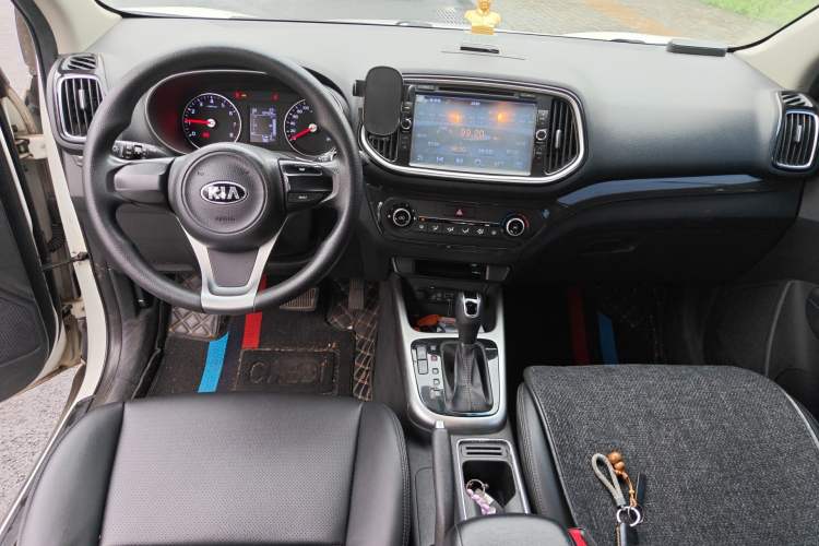 Used Kia KX3 2015 1.6L Automatic Two-Wheel Drive DLX Center Console