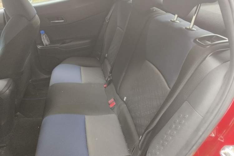 Used Toyota C-HR 2018 2.0L Leading with Sunroof China V Standard Left Rear Seat