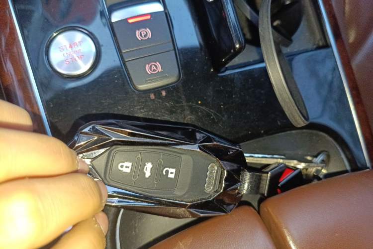 Used Audi A8 2013 A8L 45 TFSI quattro Luxury Model
