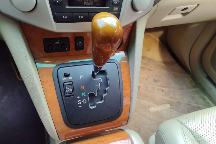 Used Lexus RX Classic 2006 350 Gear Lever