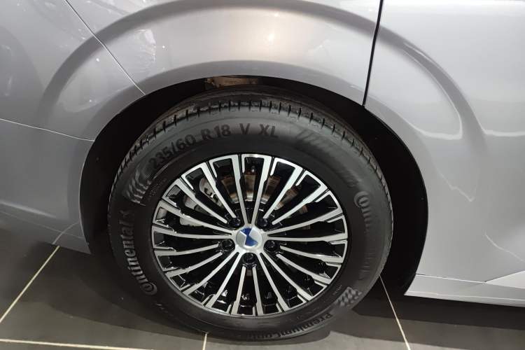 Used Denza D9 2022 DM-i 970 Four-Wheel Drive Prestige Model