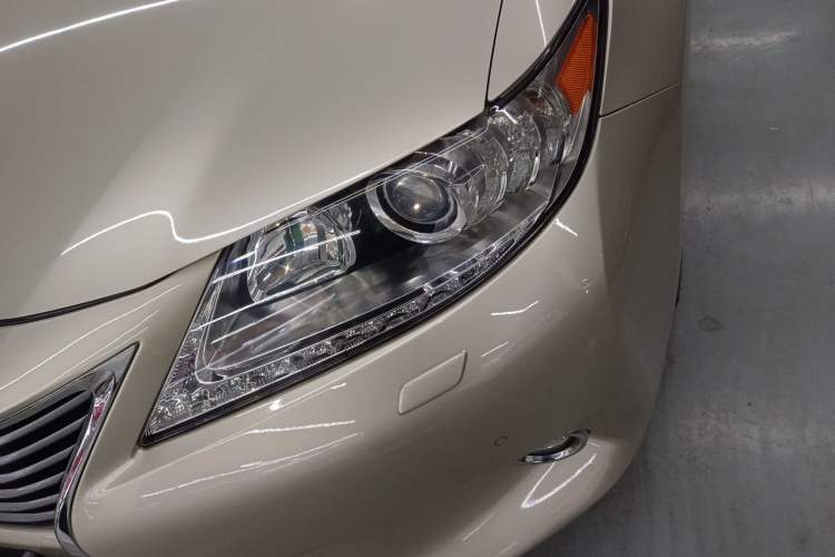 Used Lexus ES 2013 300h Elite Edition