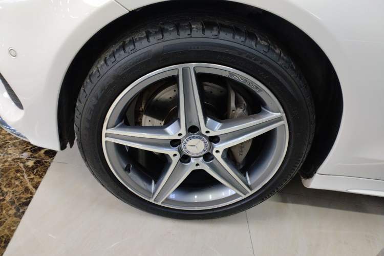 Used Mercedes-Benz C-Class 2017 C 200 station wagon Left Front Wheel Hub