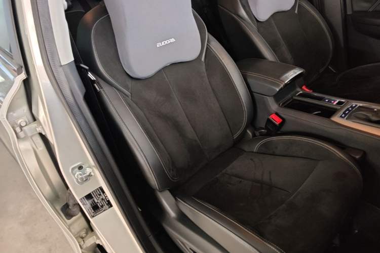 Used Roewe RX5 New Energy 2017 eRX5 50T Hybrid Connected Prestige Flagship Edition Right Front Seat