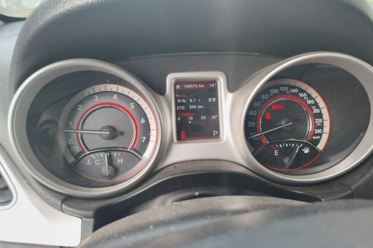 Used Dodge Journey 2013 2.4L Two-Wheel Drive Luxury Version