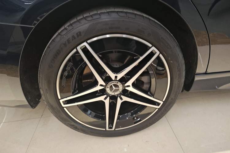 Used Mercedes-Benz C-Class 2023 C 260 L Bright Night Sports Edition Right Rear Wheel Hub