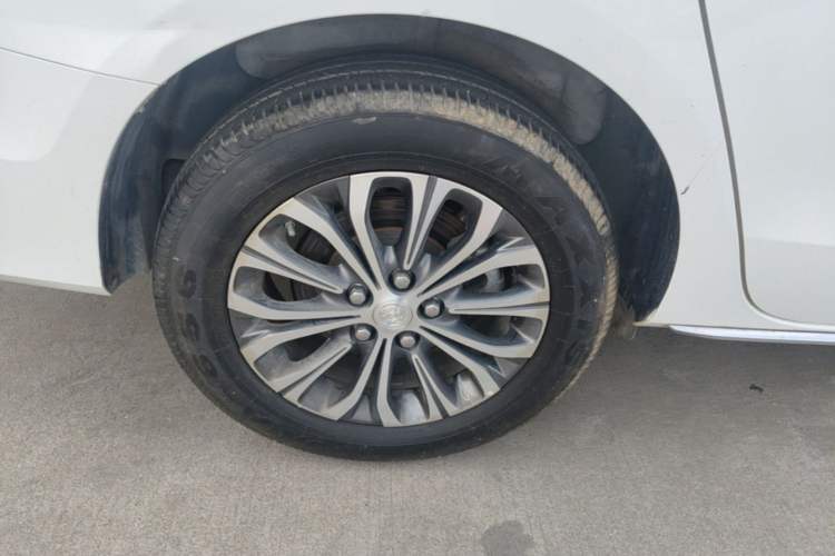Used Buick GL8 2023 Land Executive Class Comfort Model