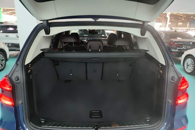 Used BMW X3 2020 xDrive28i Luxury Package Trunk