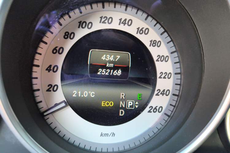 Used Mercedes-Benz E-Class 2015 E 200 L