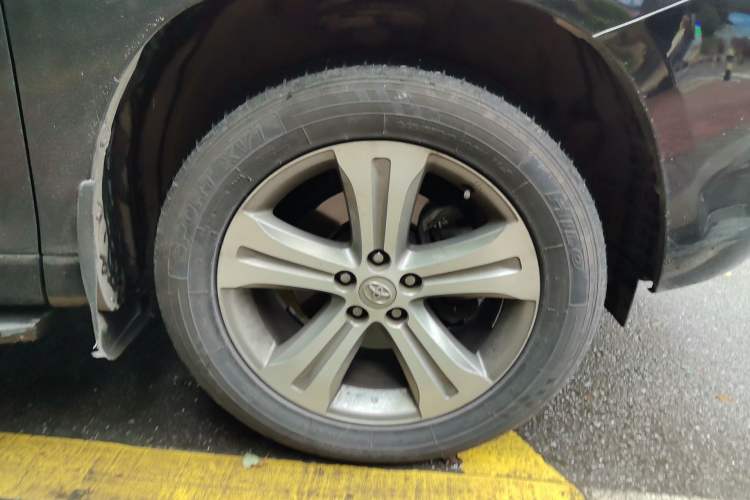 Used Toyota Highlander 2011 2.7L Two-Wheel Drive 7-Seater Luxury Edition