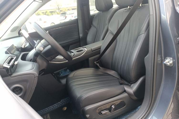 Used AION V 2024 Aion Tyrannosaurus 650 Smart Luxury Edition