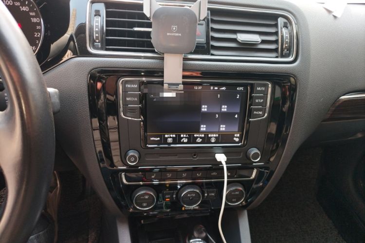 Used Volkswagen Sagitar 2017 230TSI Automatic Luxury Edition
