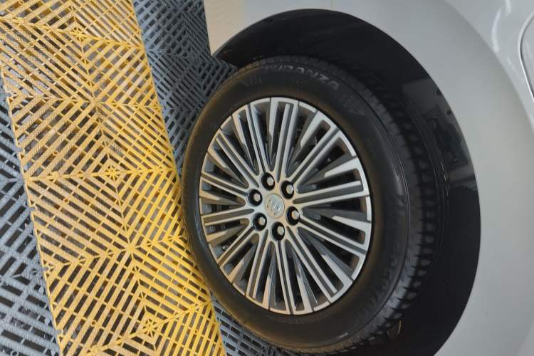 Used Buick GL8 New Energy 2024 Lu Zun Luxury Edition 7-Seater
