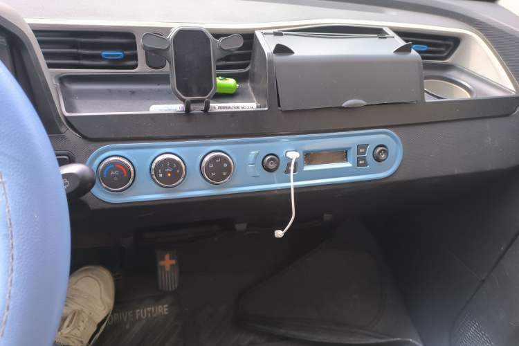 Used Wuling Hongguang MINIEV 2020 Zizai Version Lithium-NMC Audio And AC Panel