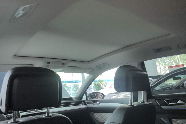 Used Volkswagen Magotan 2023 2 Million Units Commemorative Edition 330TSI DSG Luxury Version Headliner